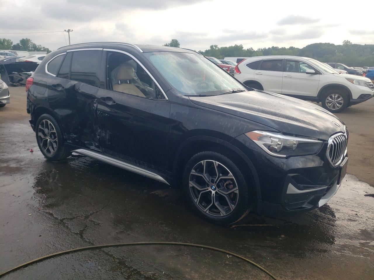2022 BMW X1 xDrive28I - zdjęcie 4