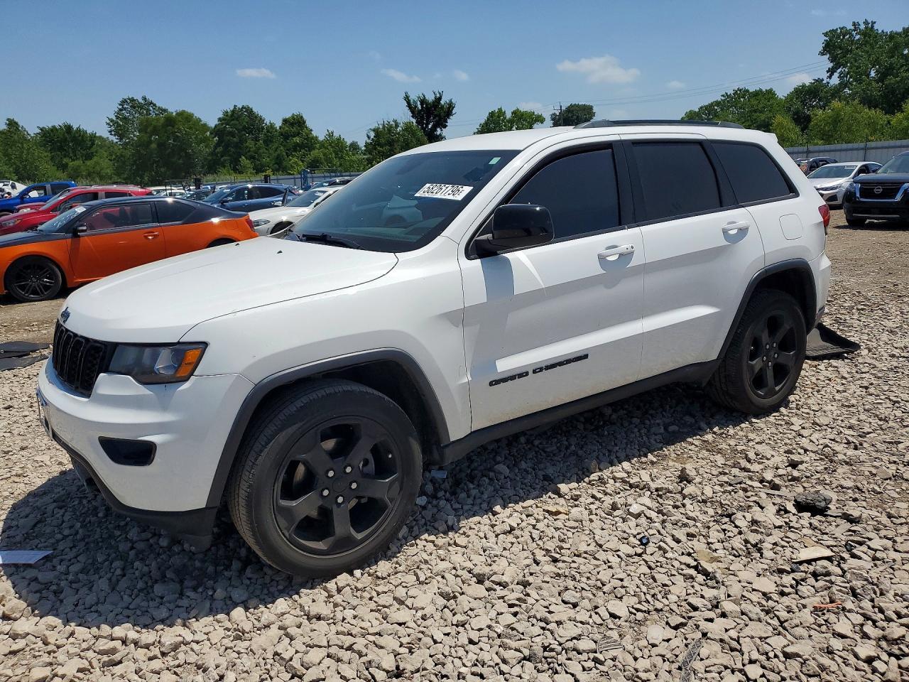 2019 Jeep Grand Cherokee Laredo - zdjęcie główne