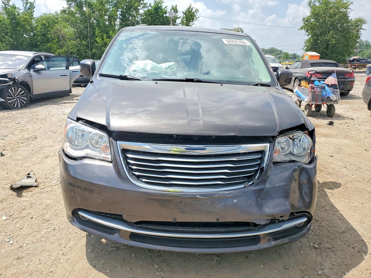 2016 Chrysler Town & Country Touring - zdjęcie 5