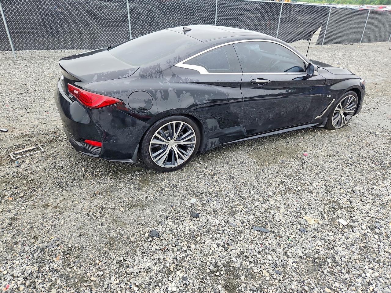 2018 Infiniti Q60 3.0T Luxe - zdjęcie 3