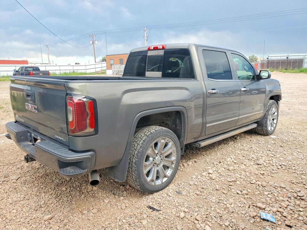 2018 GMC Sierra K1500 Denali - zdjęcie 3