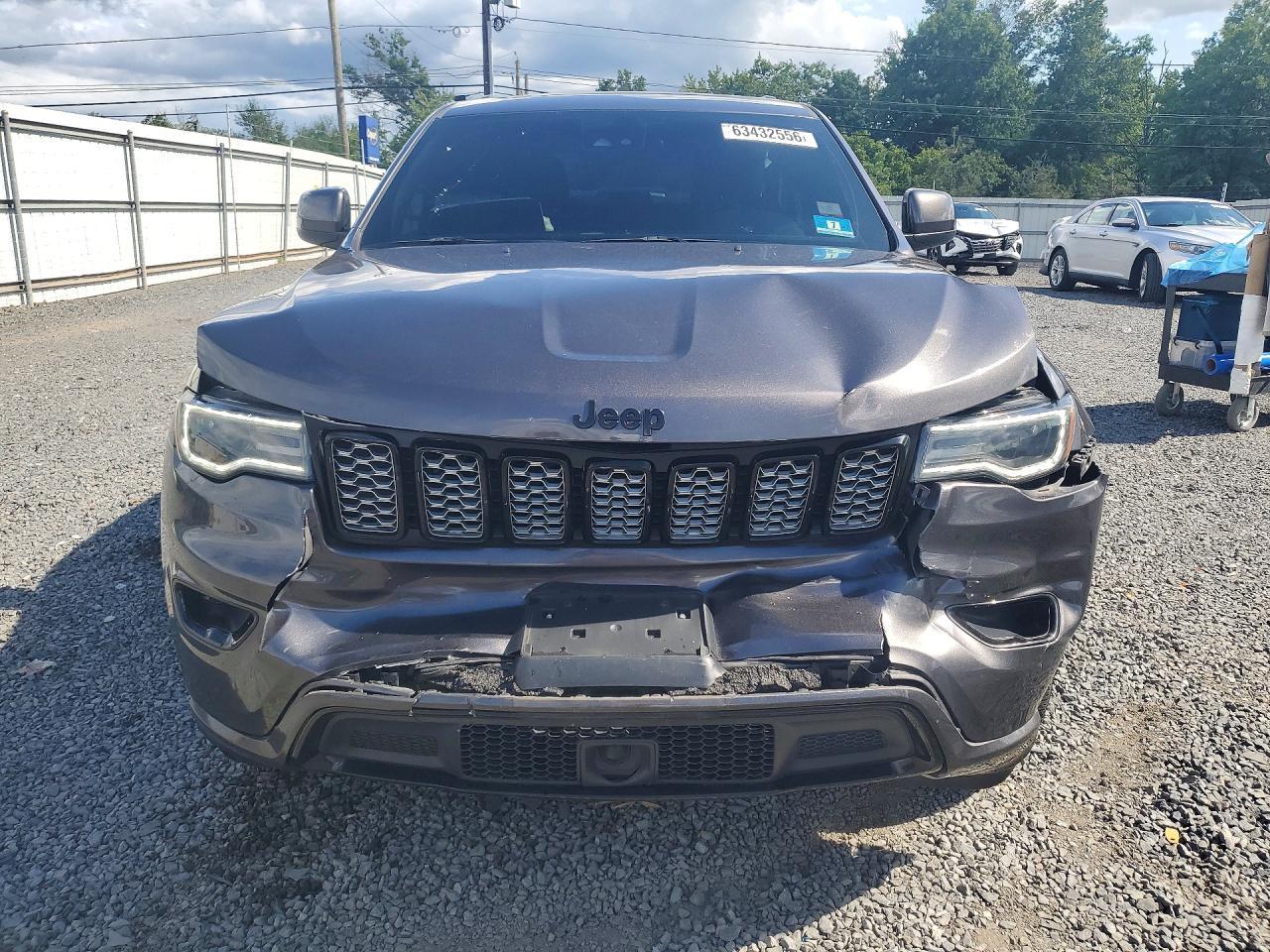 2020 Jeep Grand Cherokee Laredo - zdjęcie 5