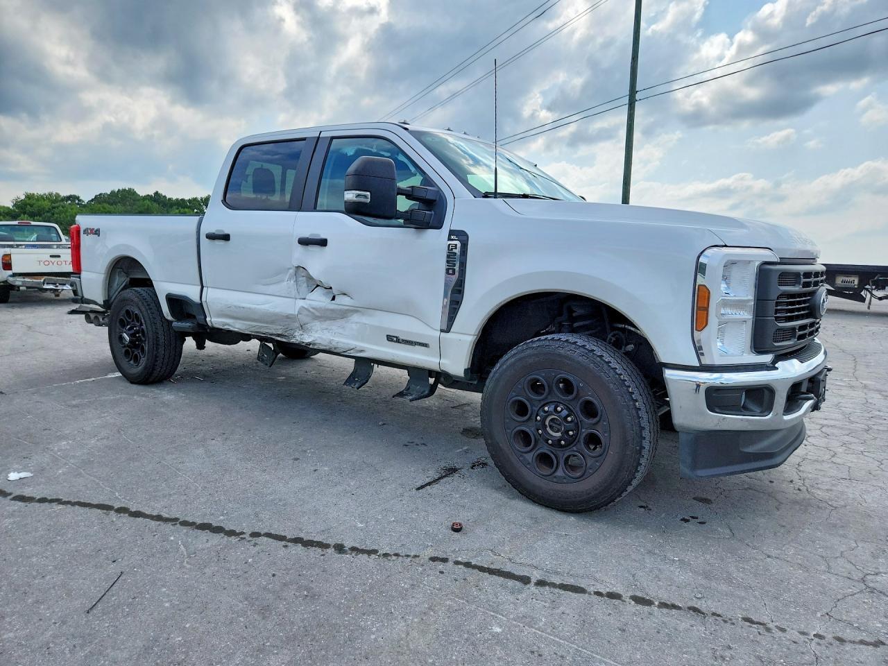 2024 Ford F250 Super Duty - zdjęcie 4