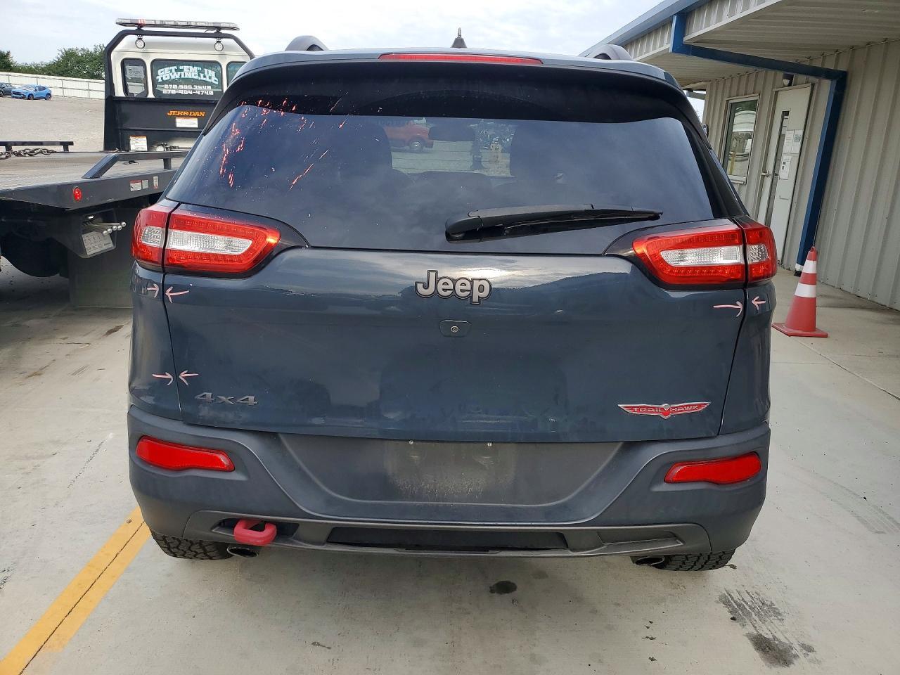 2016 Jeep Cherokee Trailhawk - zdjęcie 6