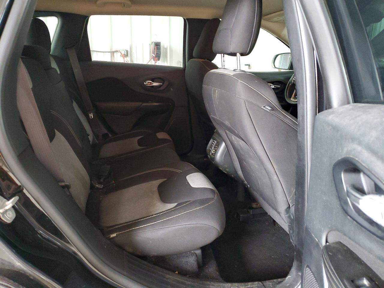 2014 Jeep Cherokee Sport - zdjęcie 11