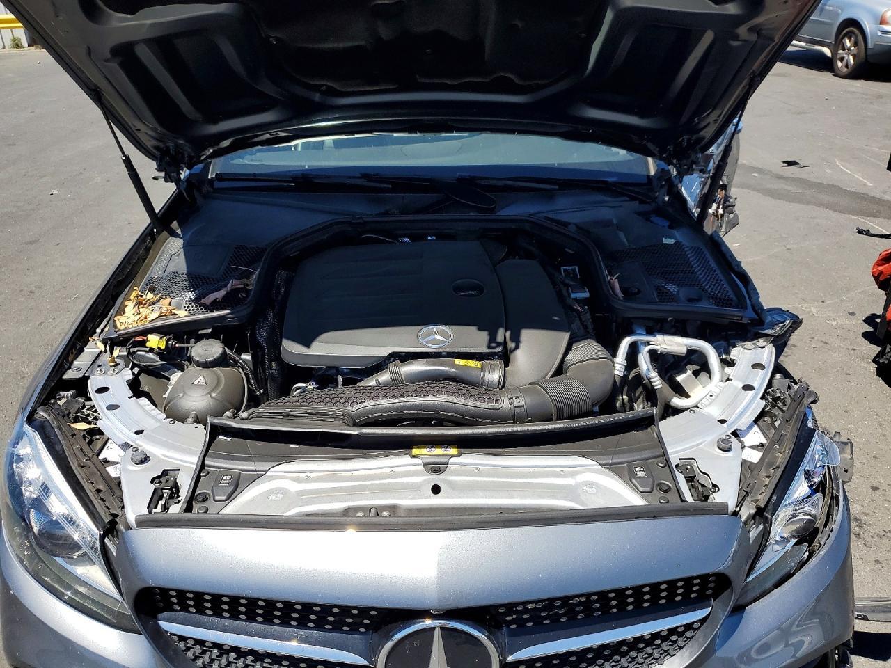 2023 Mercedes-Benz C 300 - zdjęcie 11