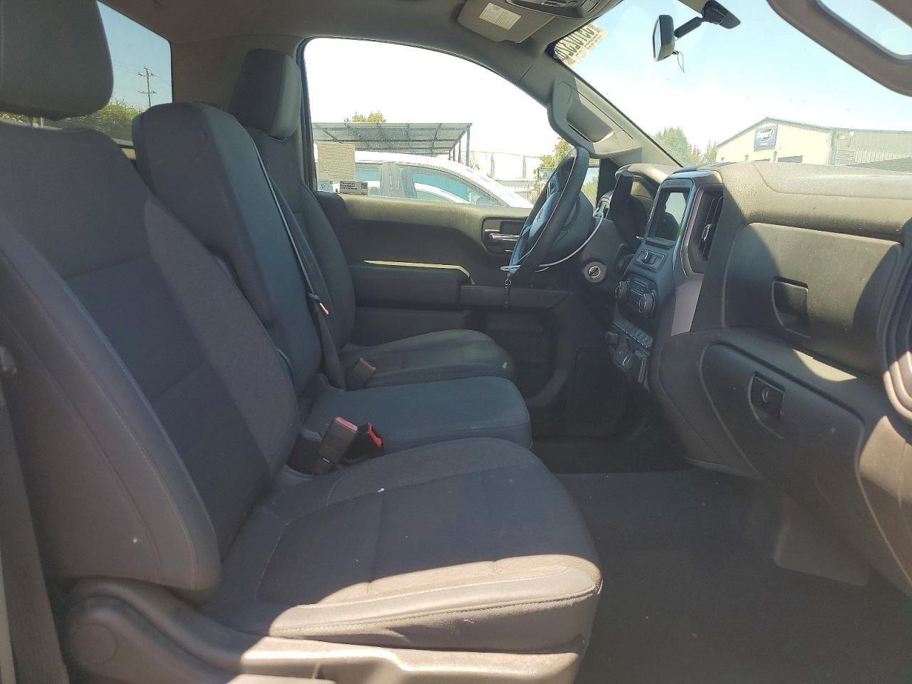 2019 Chevrolet Silverado C1500 - zdjęcie 10