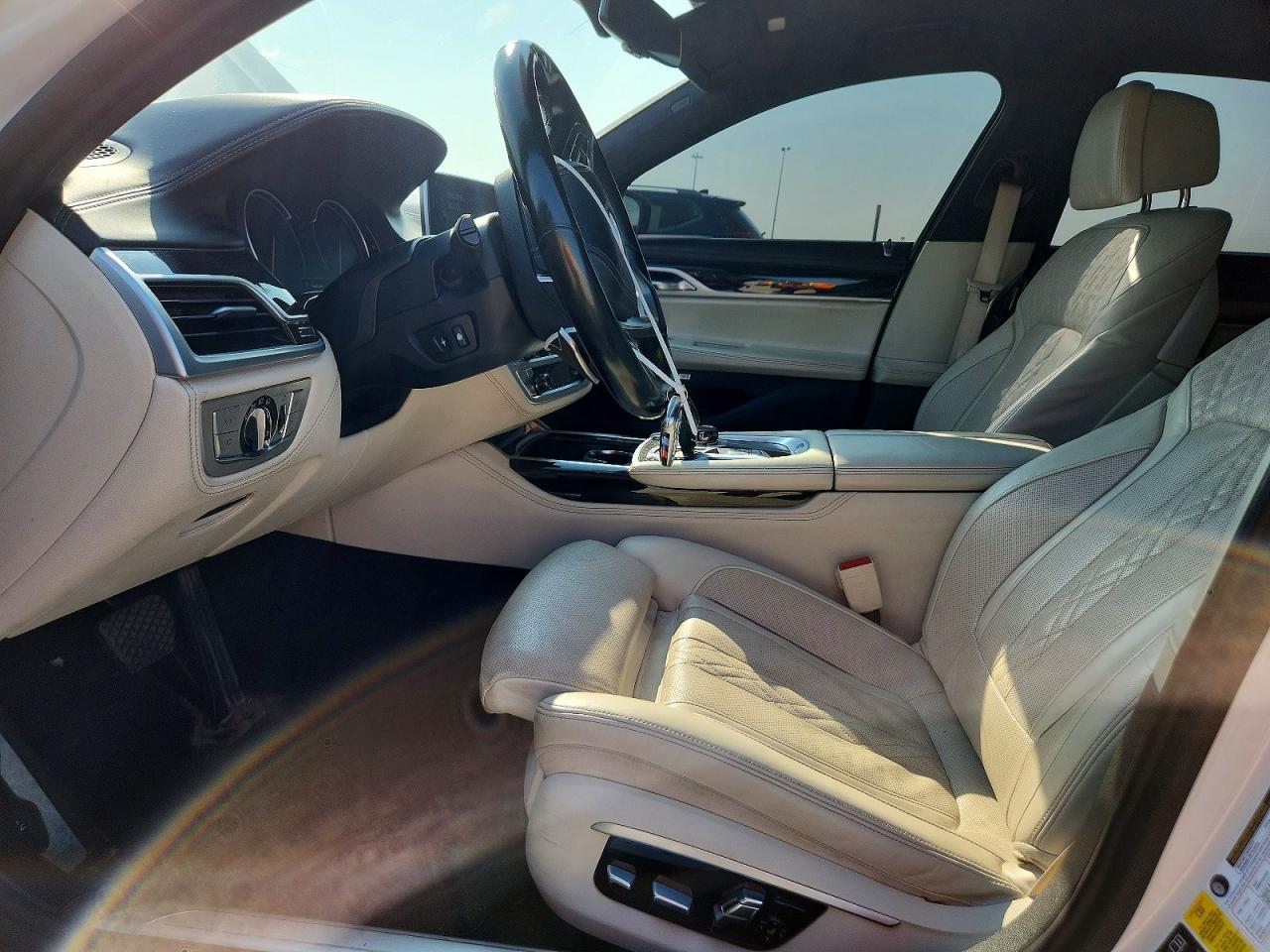 2017 BMW 750 Xi - zdjęcie 7