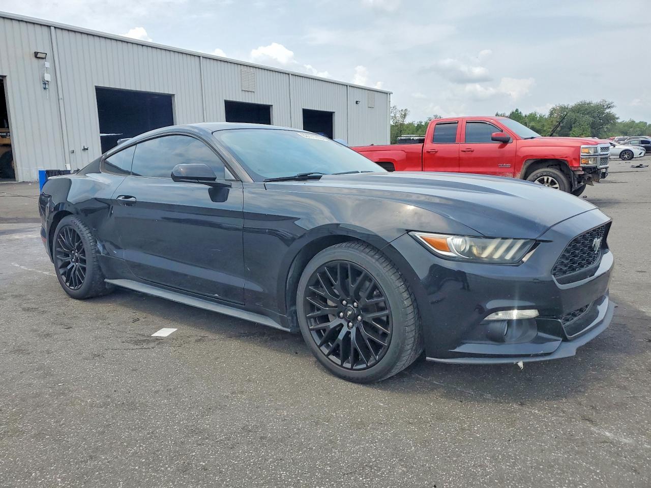 2015 Ford Mustang - zdjęcie 4