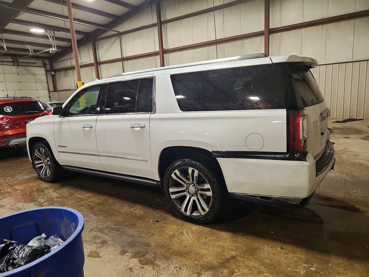 2018 GMC Yukon Xl Denali - zdjęcie 2
