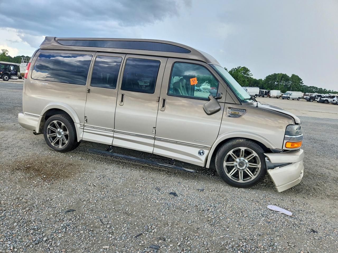 2017 Chevrolet Express G2500 - zdjęcie 4