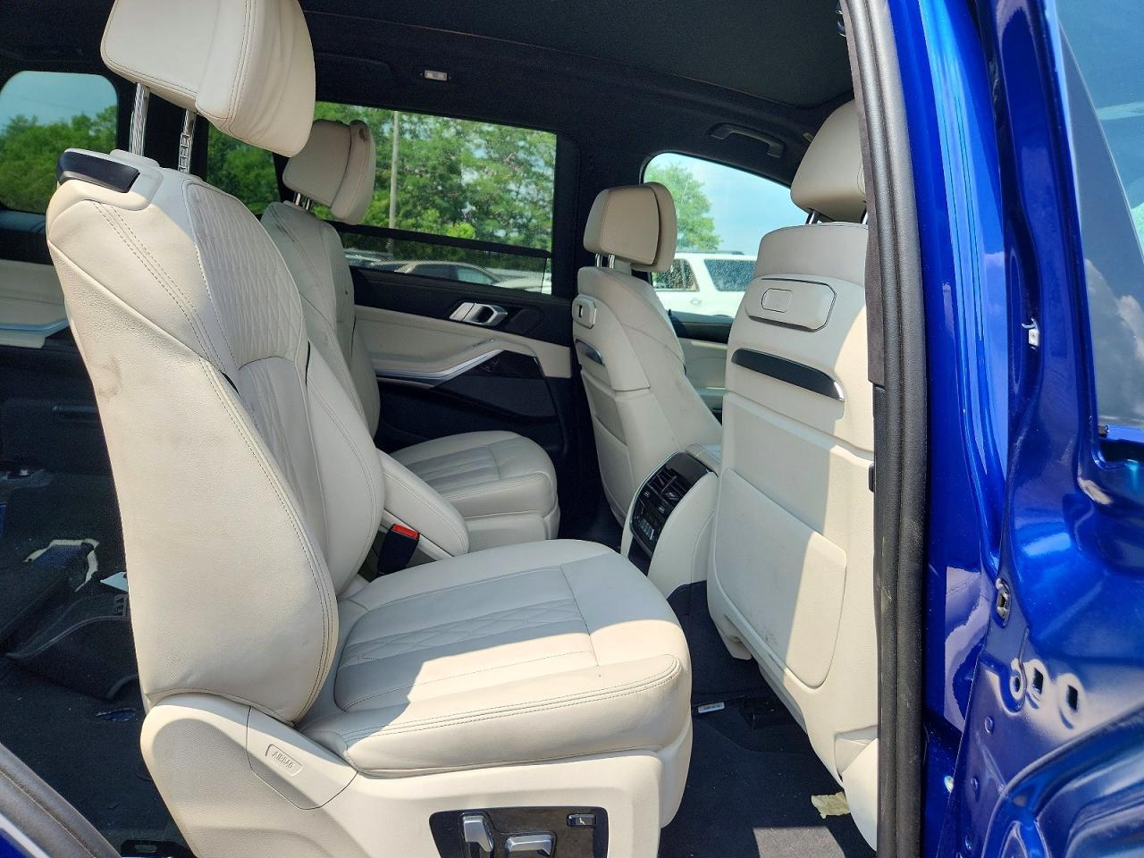 2025 BMW X7 M60I - zdjęcie 11