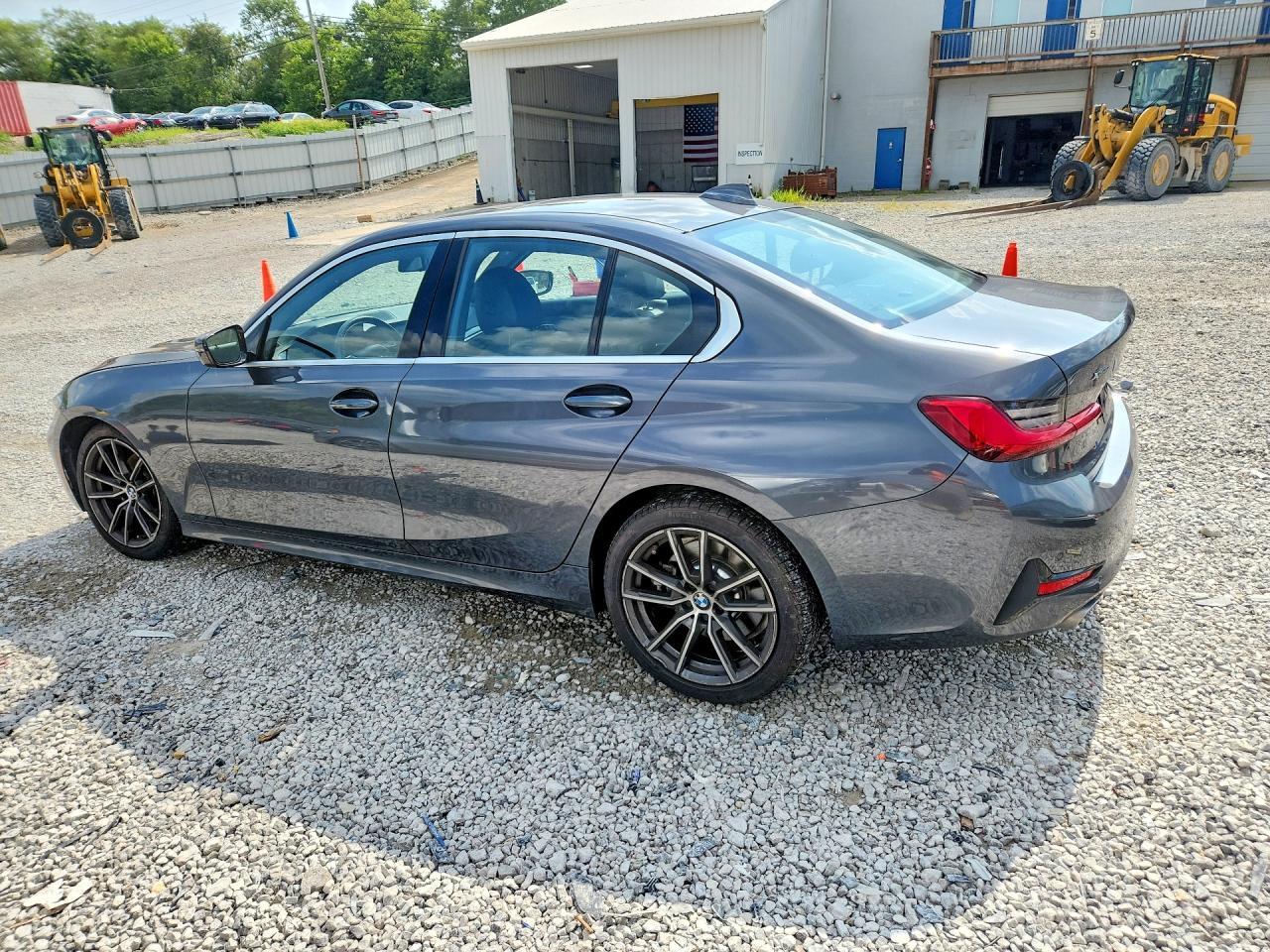 2019 BMW Seria 3 330i - zdjęcie 2