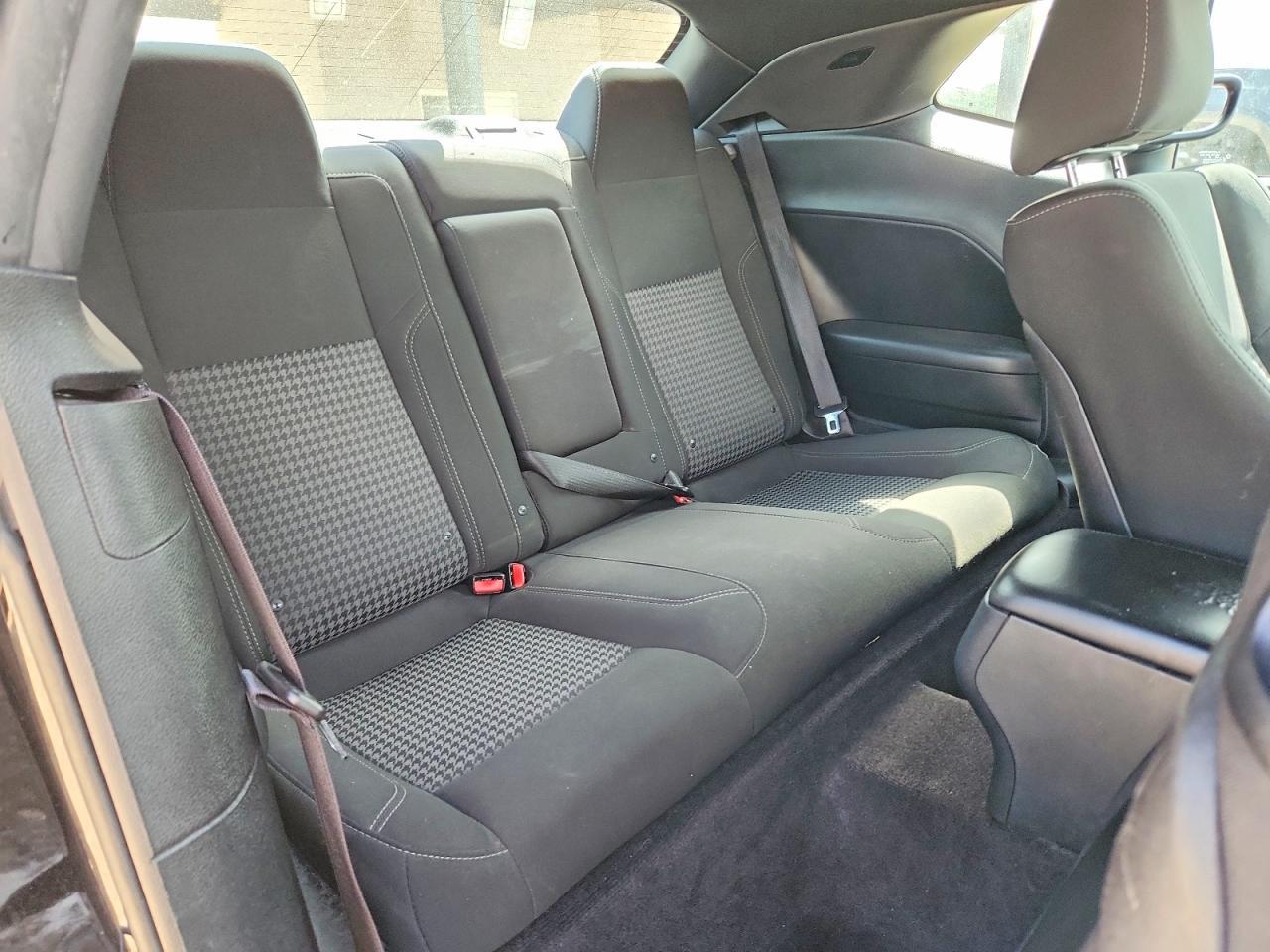 2016 Dodge Challenger Sxt - zdjęcie 10