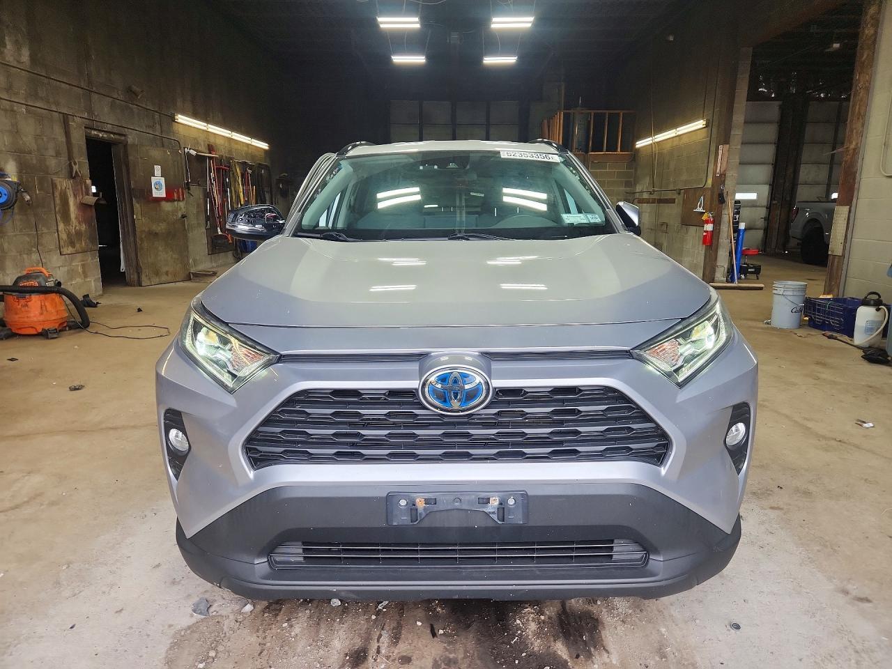 2021 Toyota Rav4 Hybrid Xle - zdjęcie 5