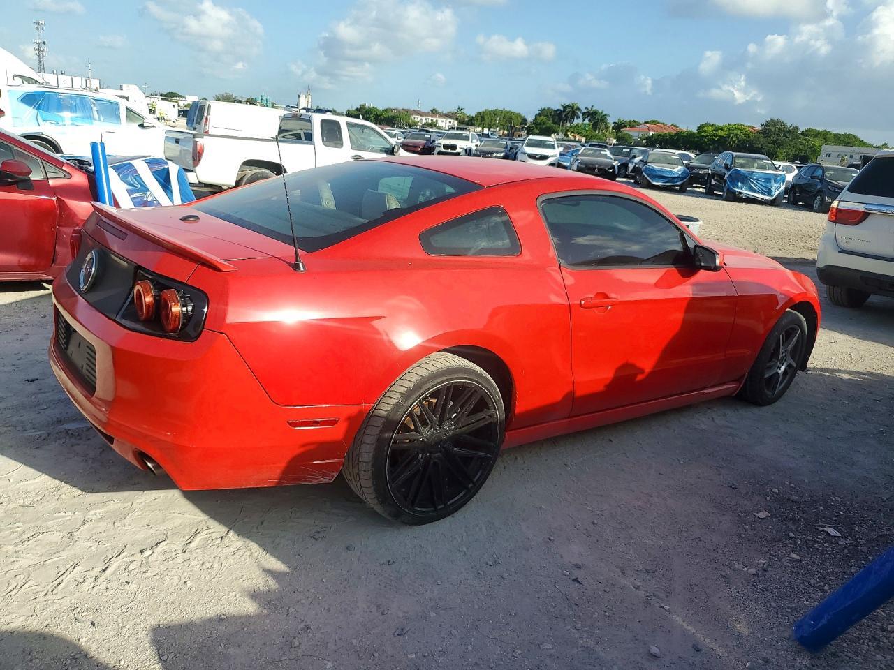 2013 Ford Mustang - zdjęcie 3
