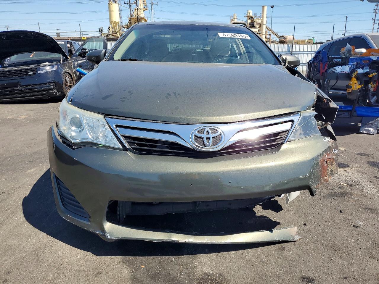 2014 Toyota Camry Le - zdjęcie 5