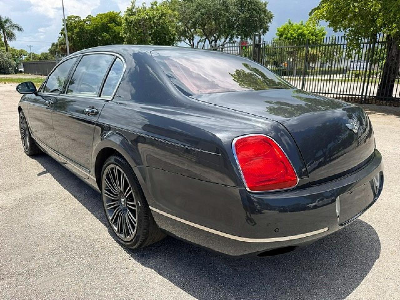 2013 Bentley Continental Flying Spur Speed - zdjęcie 2