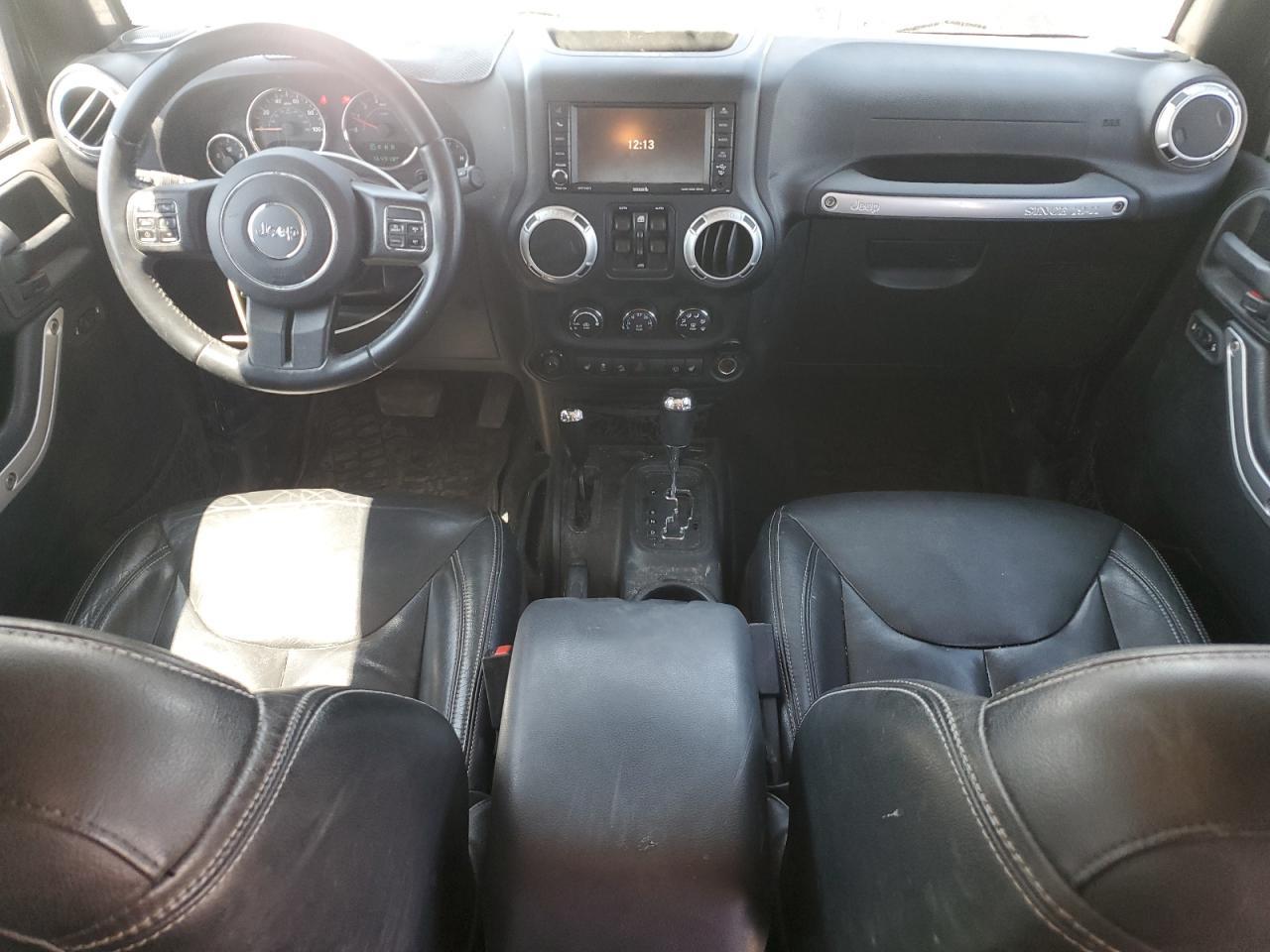 2015 Jeep Wrangler Unlimited Sahara - zdjęcie 8