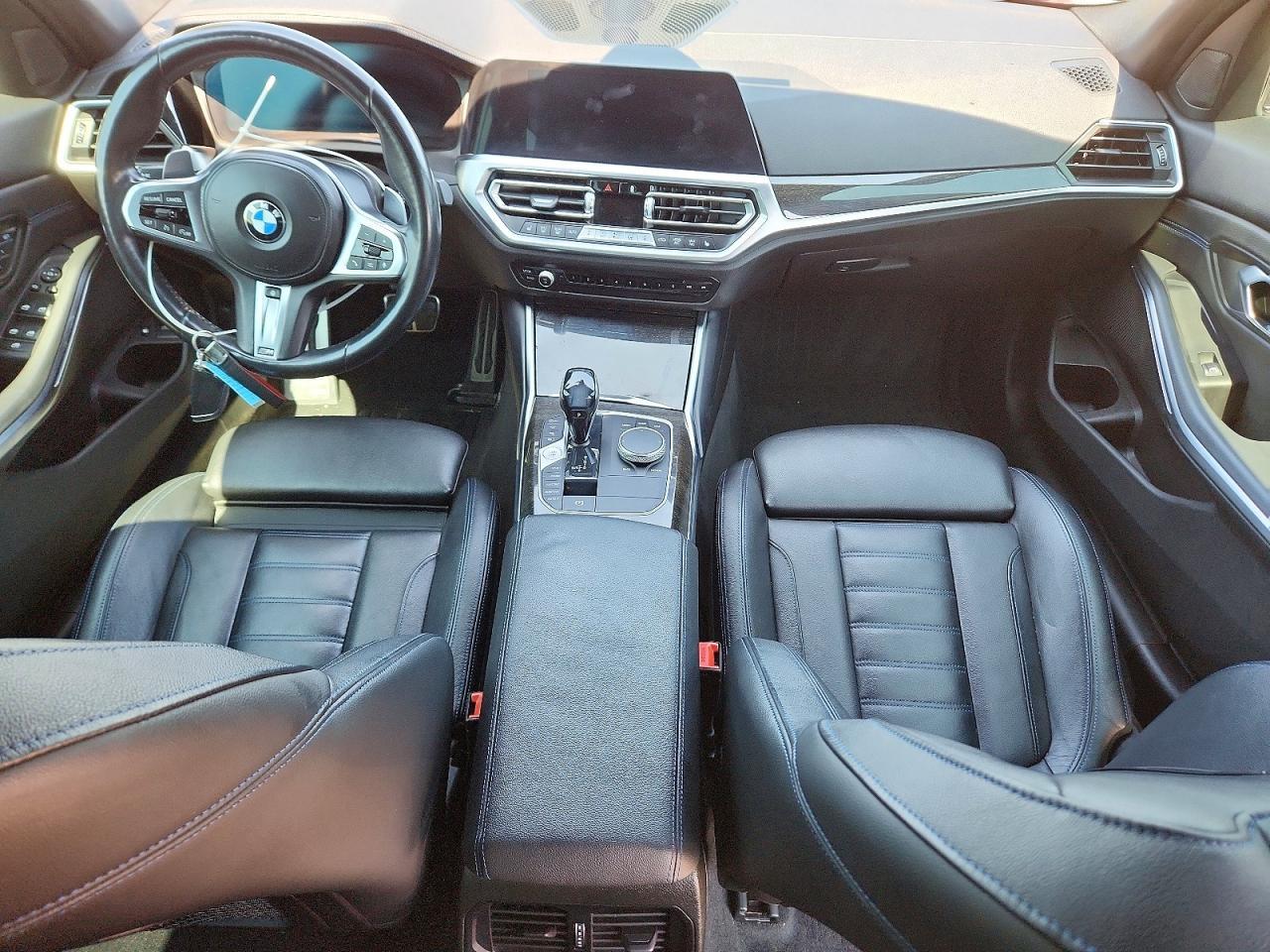 2021 BMW 330Xe - zdjęcie 8