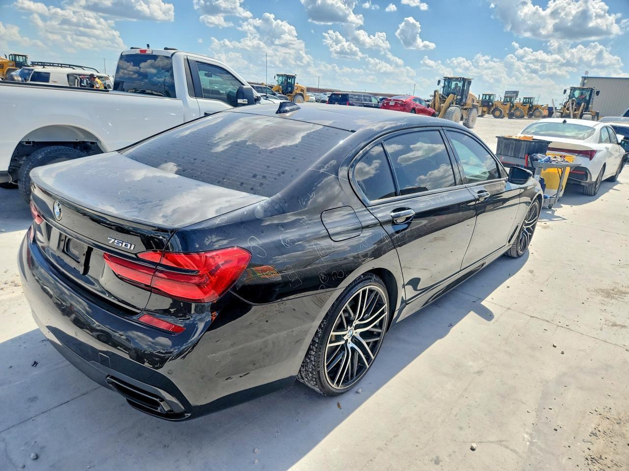 BMW Seria 7 - zdjęcie 3