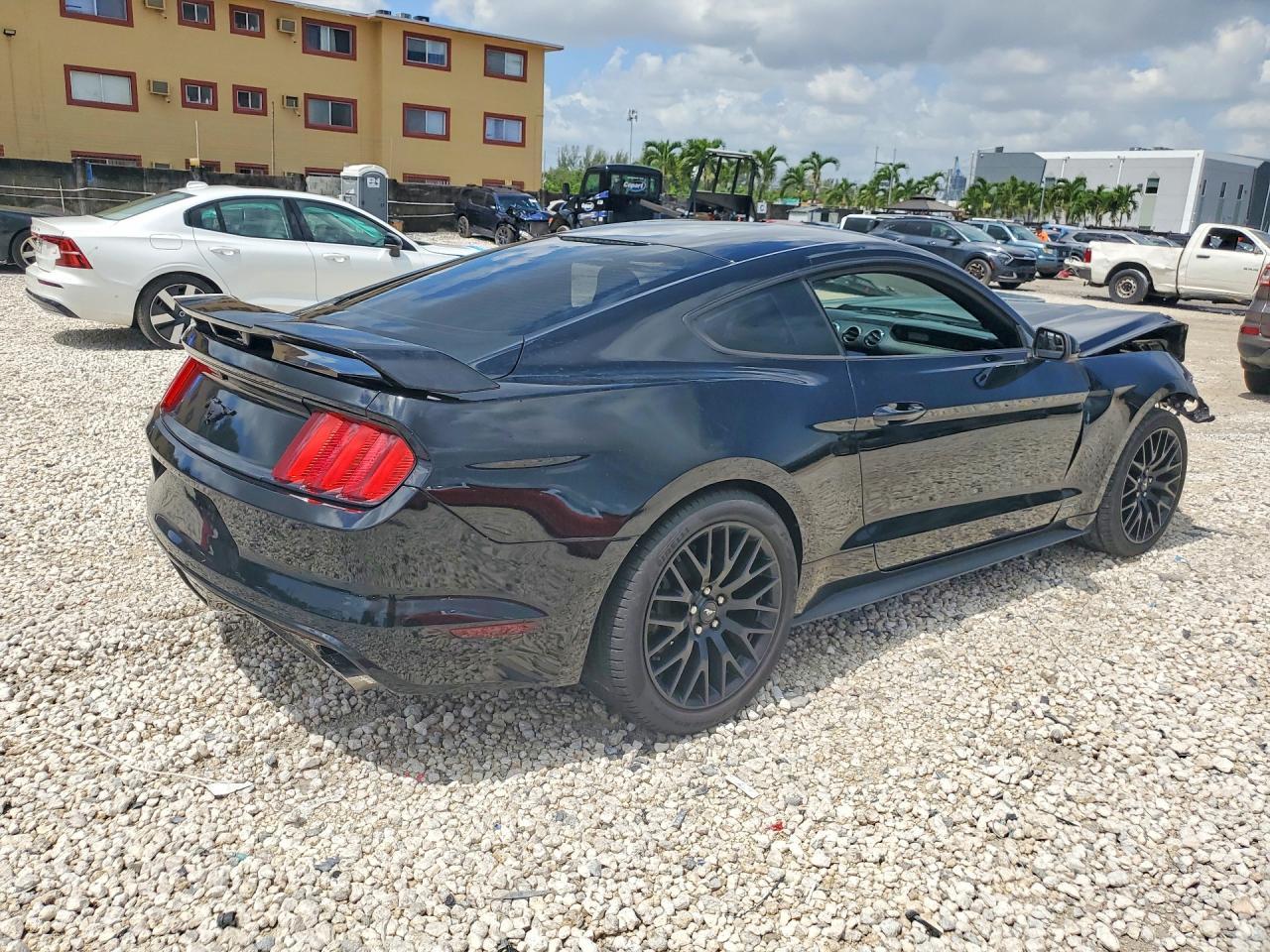 2015 Ford Mustang - zdjęcie 3