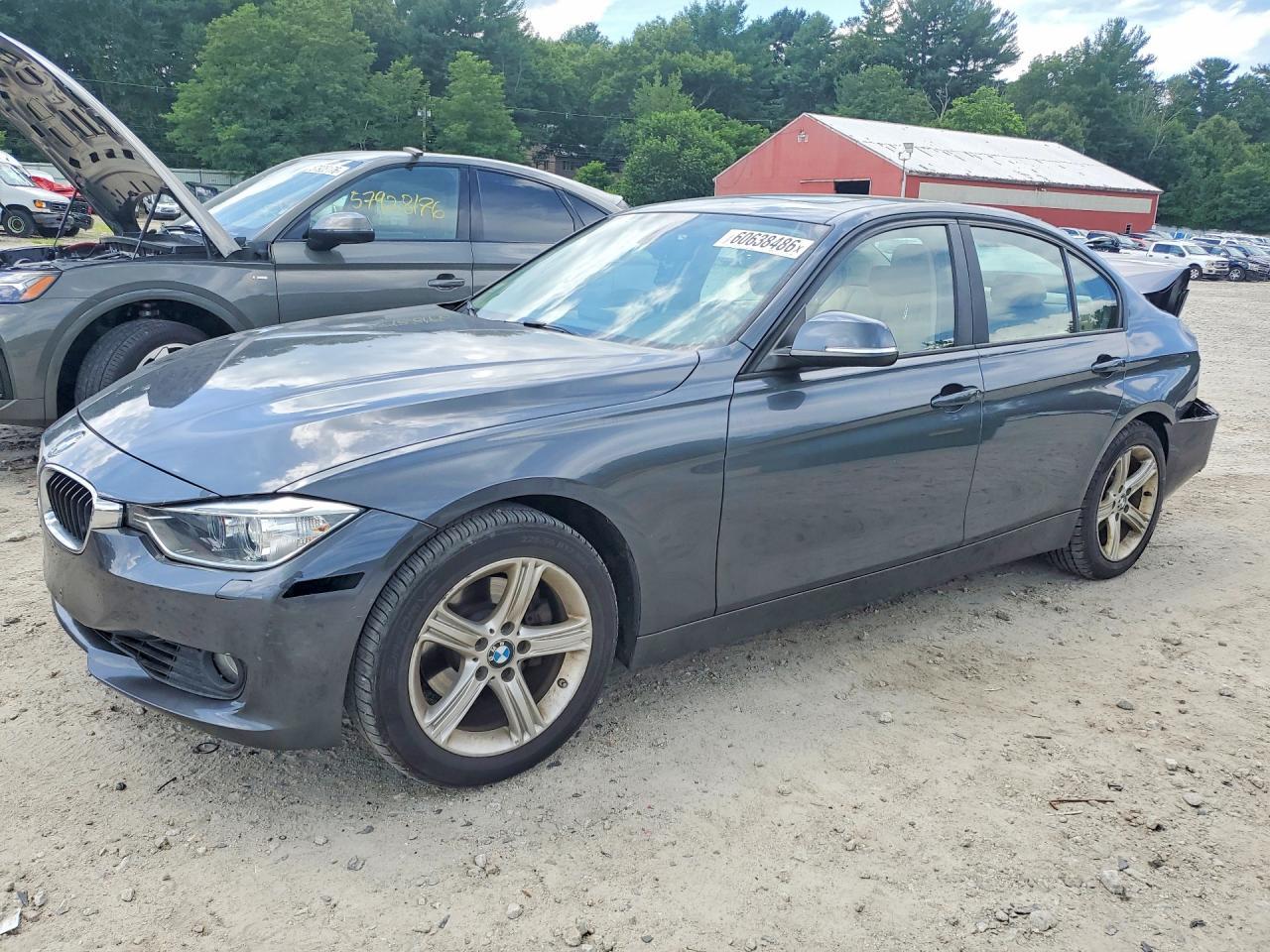 2013 BMW Seria 3 328i - zdjęcie główne