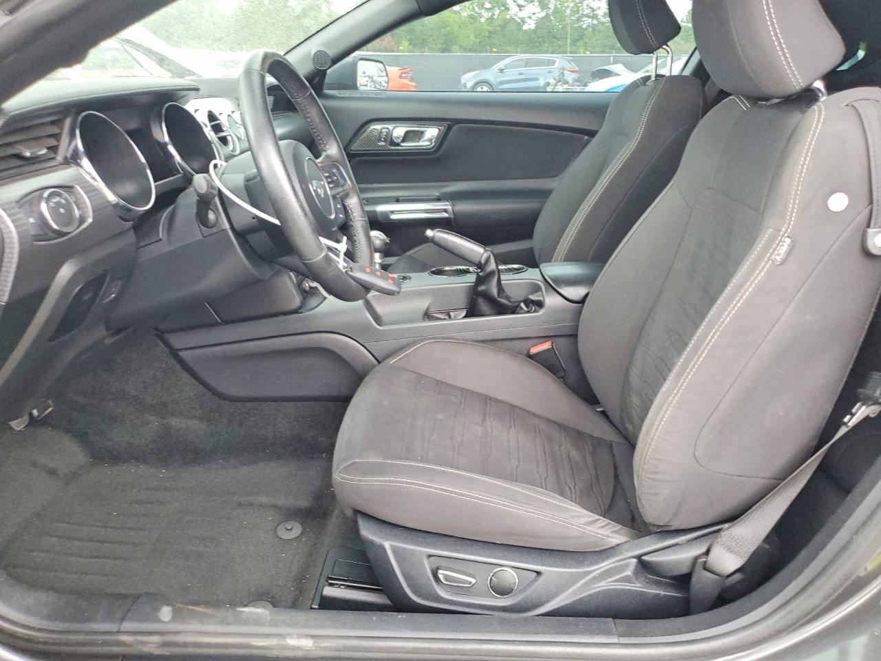 2016 Ford Mustang - zdjęcie 7