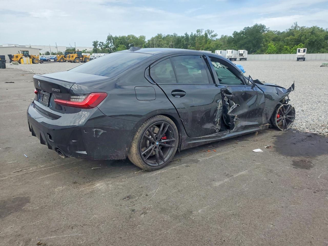2023 BMW 330I - zdjęcie 3