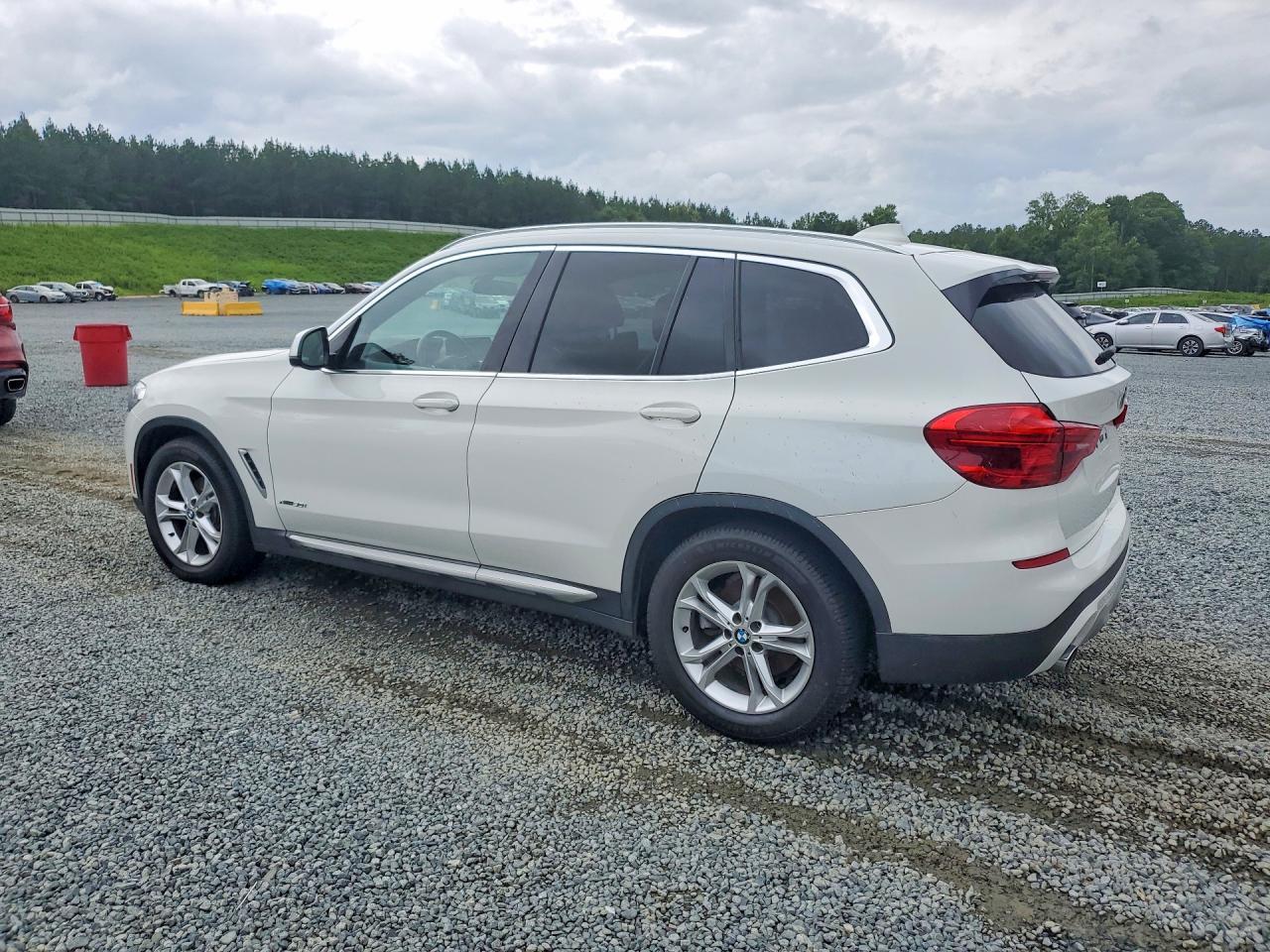 2018 BMW X3 xDrive30I - zdjęcie 2