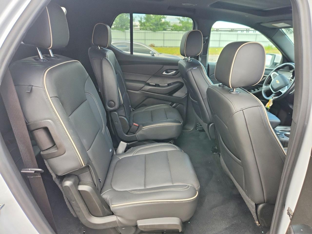 2023 Chevrolet Traverse Premier - zdjęcie 11