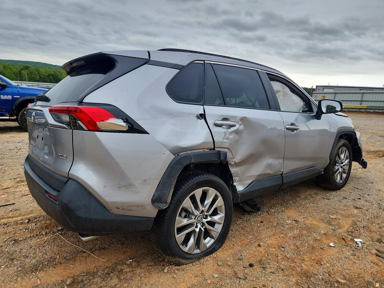 2020 Toyota Rav4 Xle Premium - zdjęcie 3