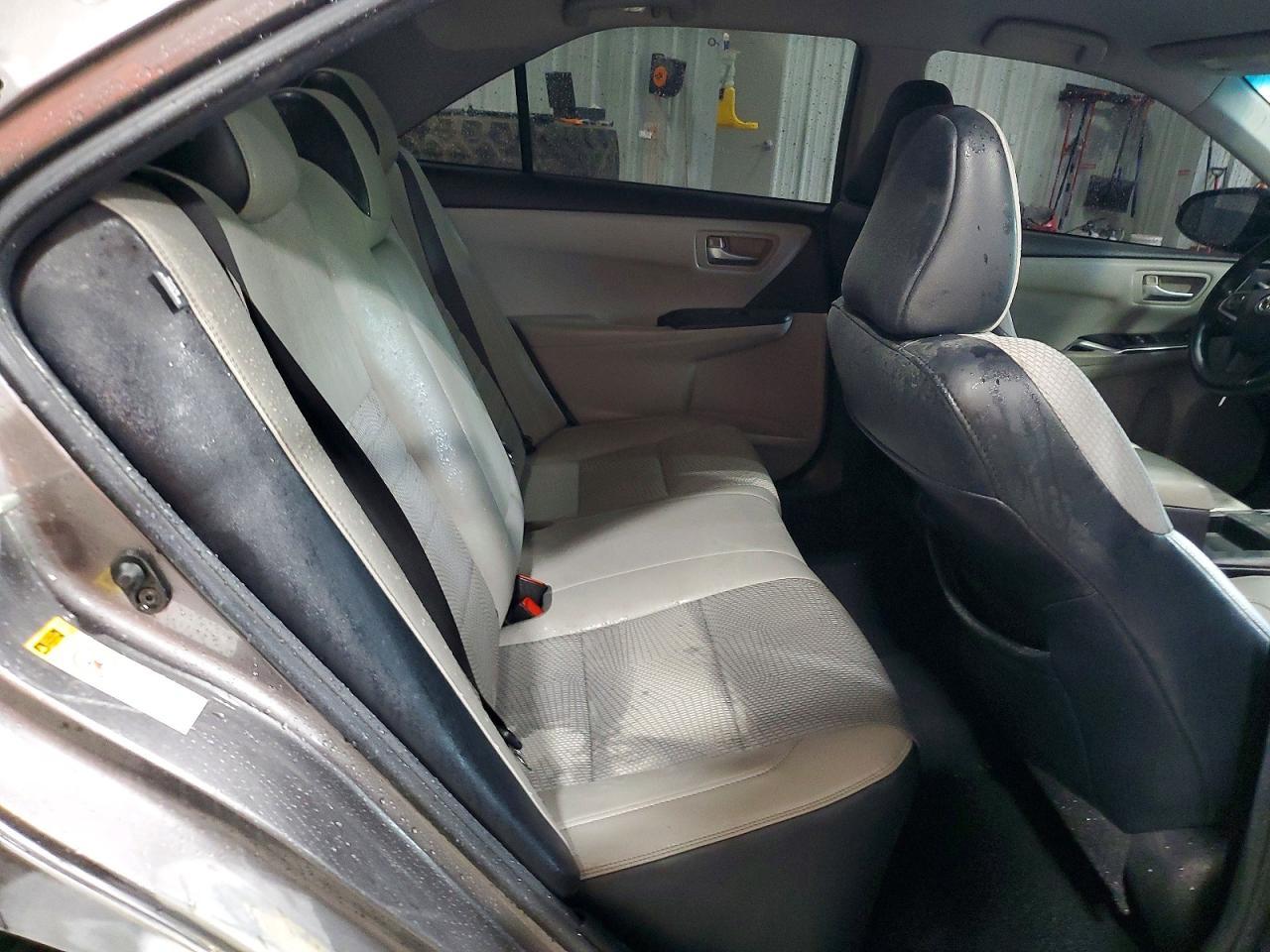 2016 Toyota Camry Se - zdjęcie 10