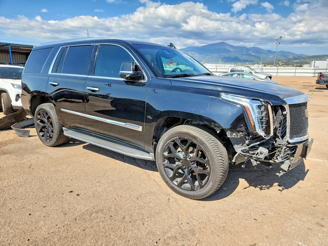 2015 Cadillac Escalade Luxury - zdjęcie 4
