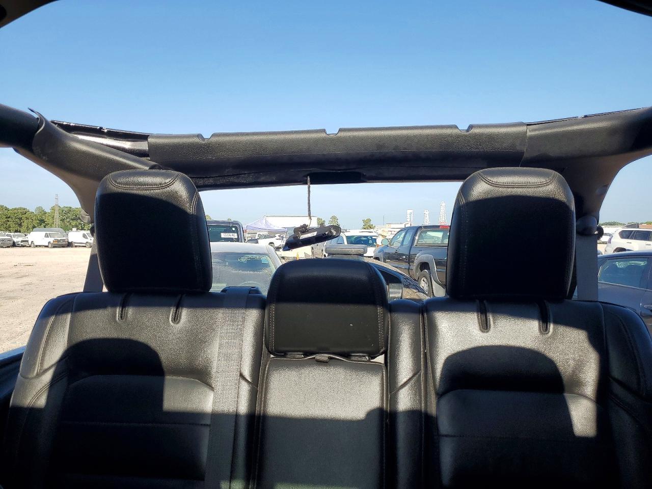 2021 Jeep Wrangler Unlimited Sahara - zdjęcie 10