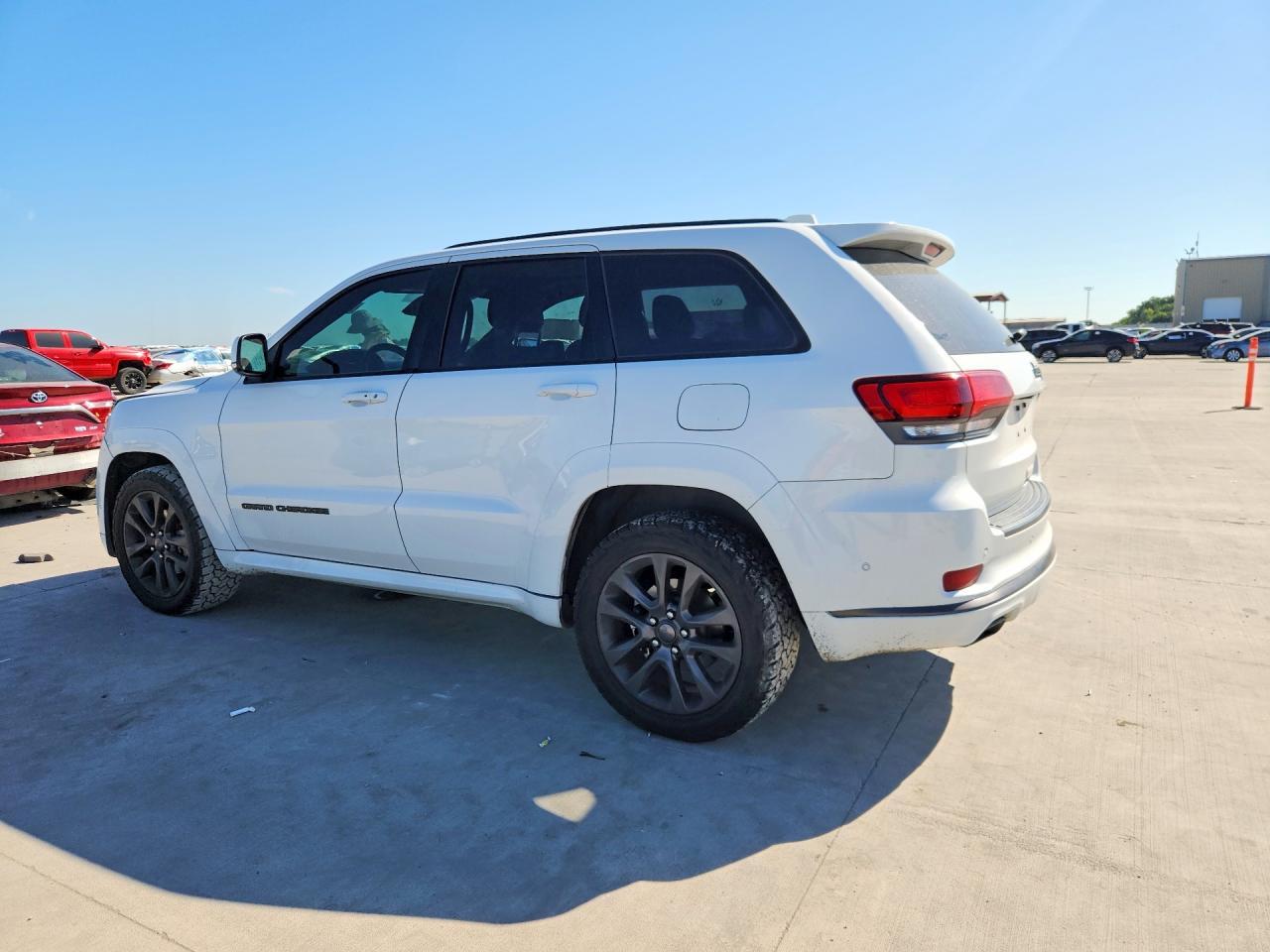 2019 Jeep Grand Cherokee Overland - zdjęcie 2