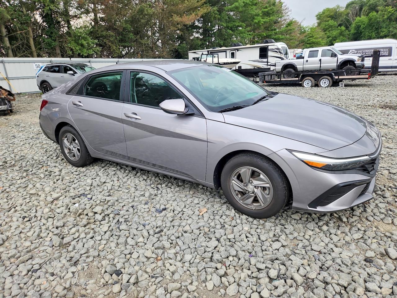 2025 Hyundai Elantra Se - zdjęcie 4