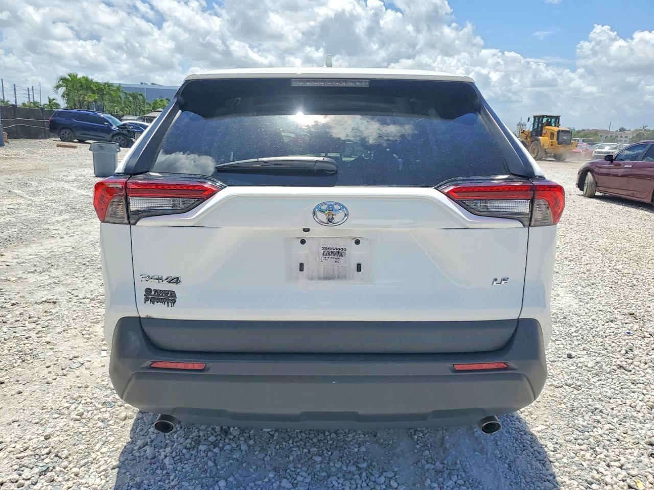 2025 Toyota Rav4 Le - zdjęcie 11