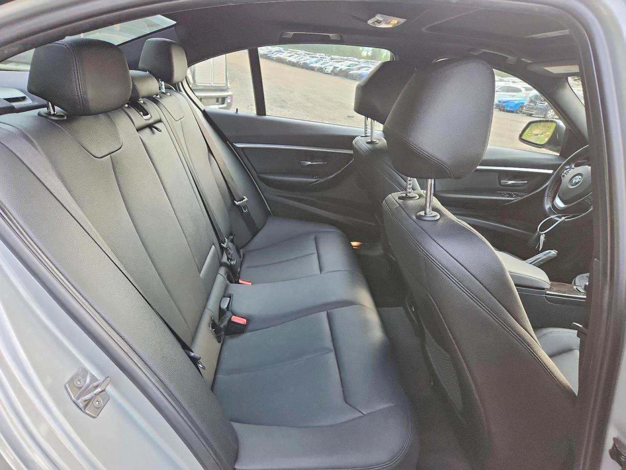 2016 BMW Seria 3 328i - zdjęcie 10