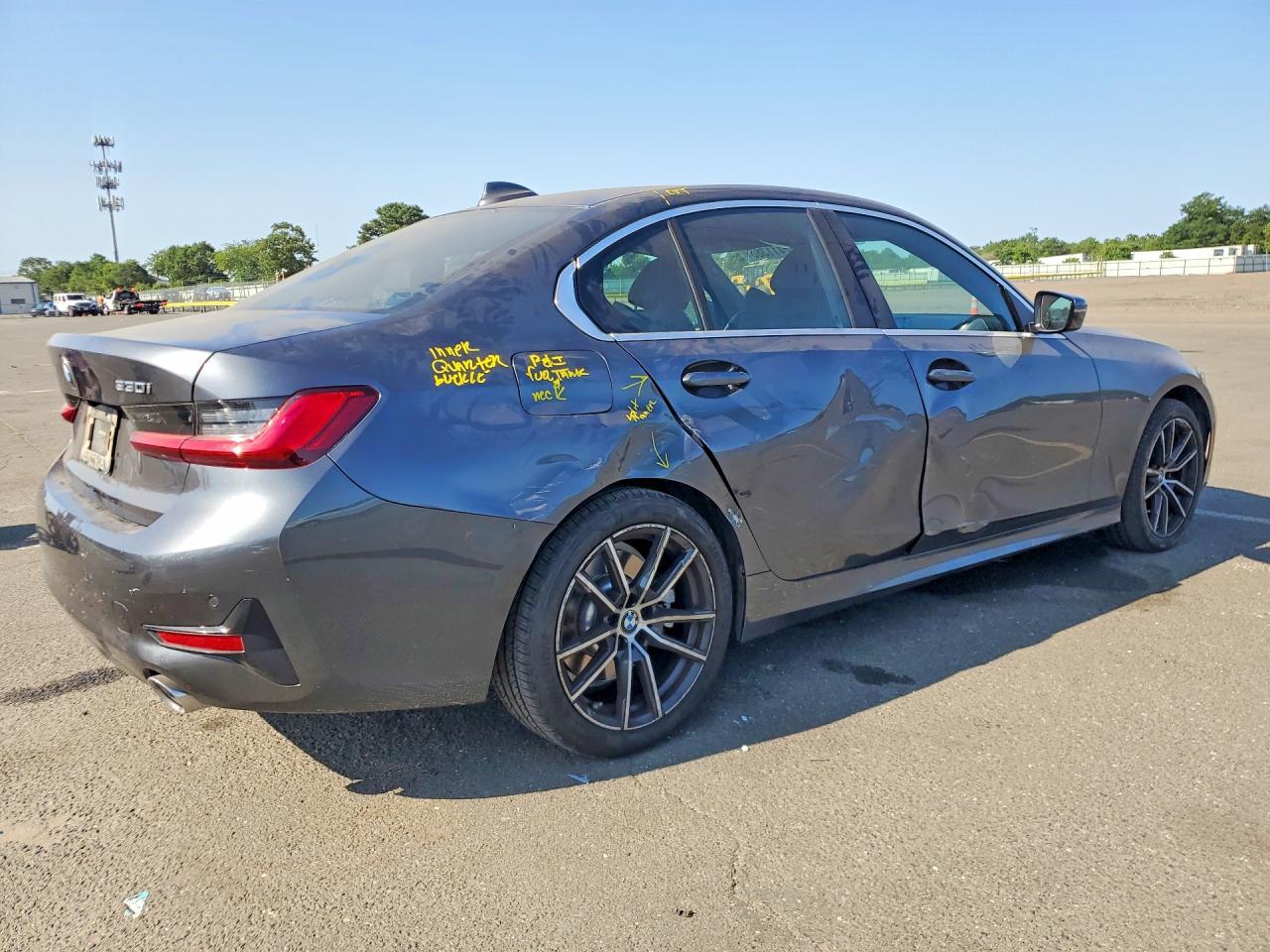 2021 BMW 330Xi - zdjęcie 3