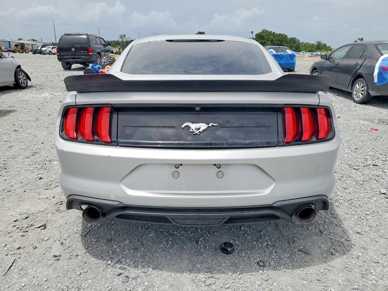 2018 Ford Mustang - zdjęcie 6