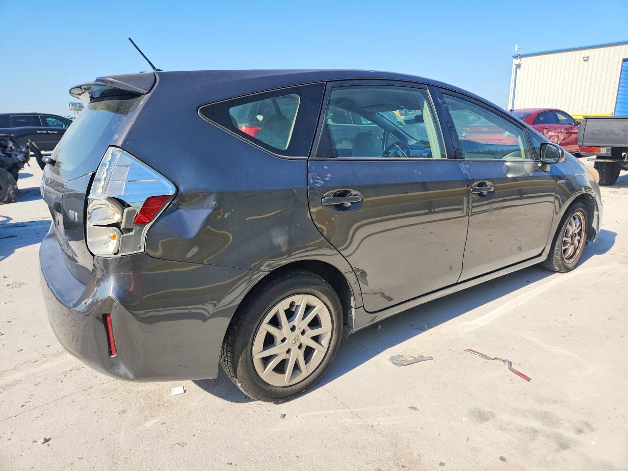 2014 Toyota Prius V Two - zdjęcie 3