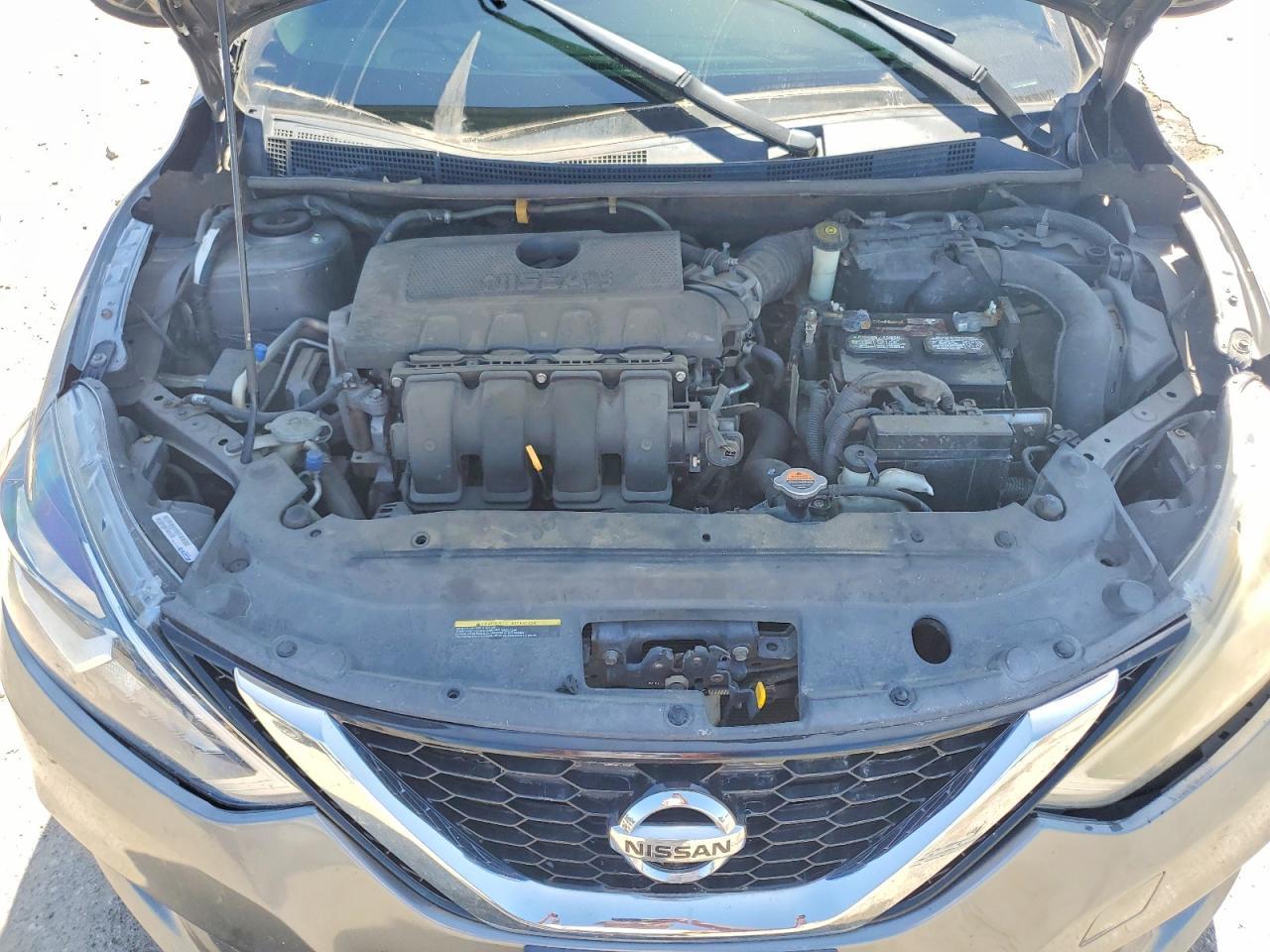 2018 Nissan Sentra S - zdjęcie 11