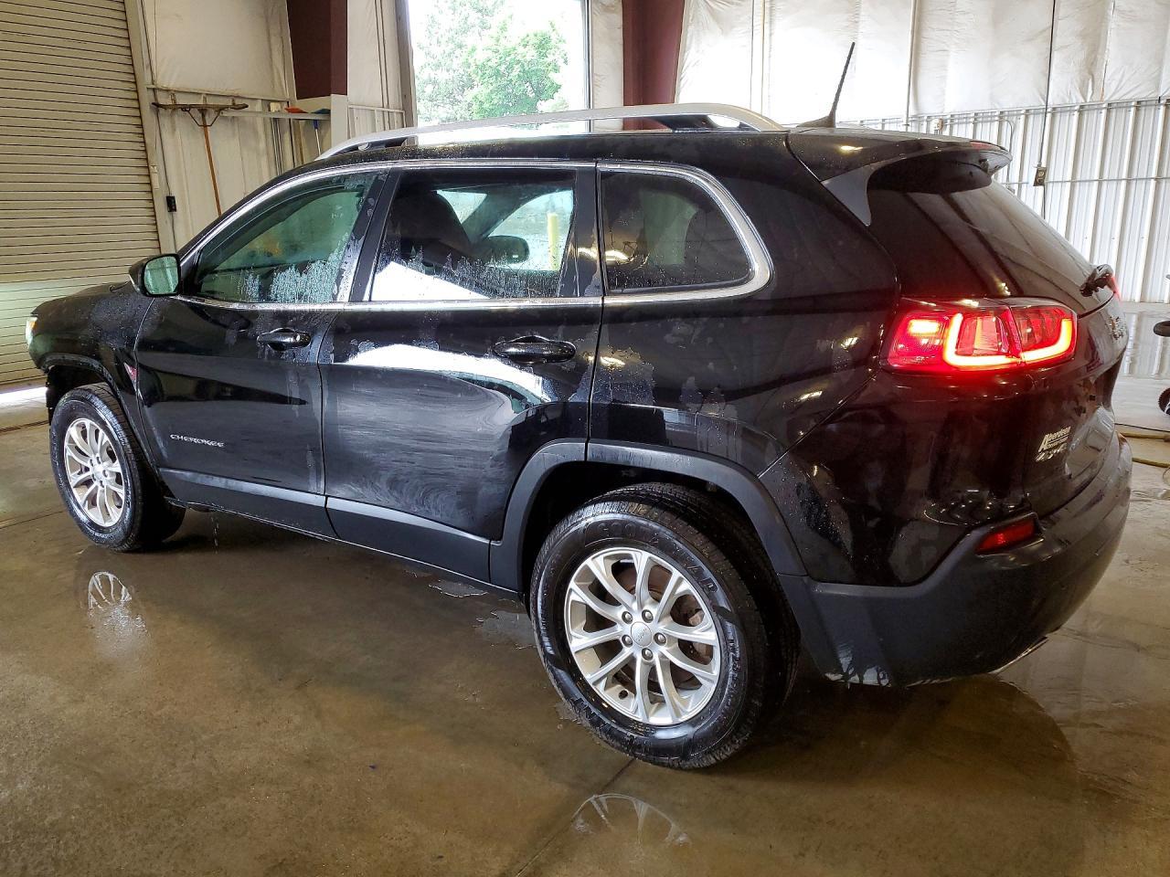 2019 Jeep Cherokee Latitude - zdjęcie 2