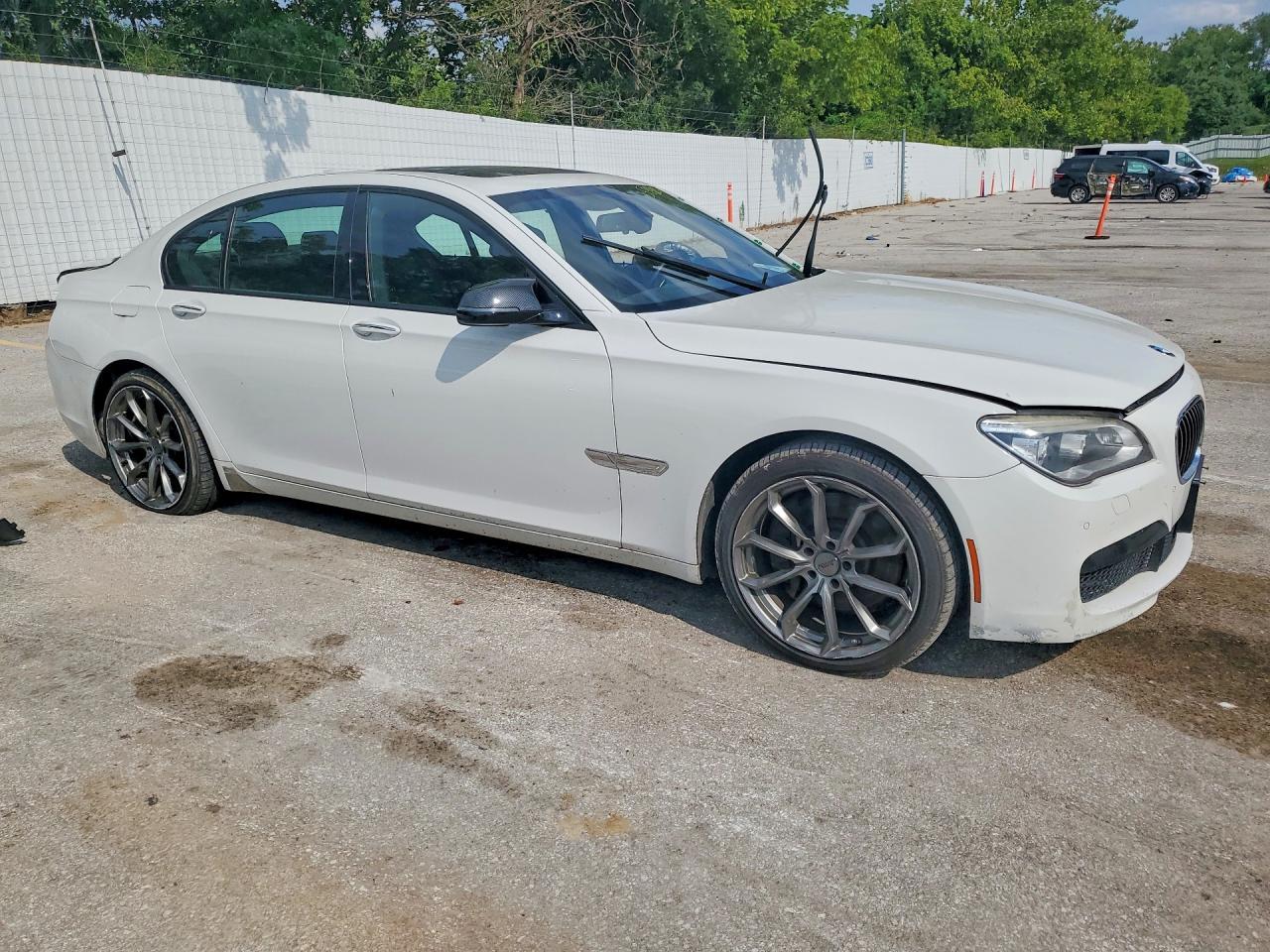 2013 BMW 750 I - zdjęcie 4