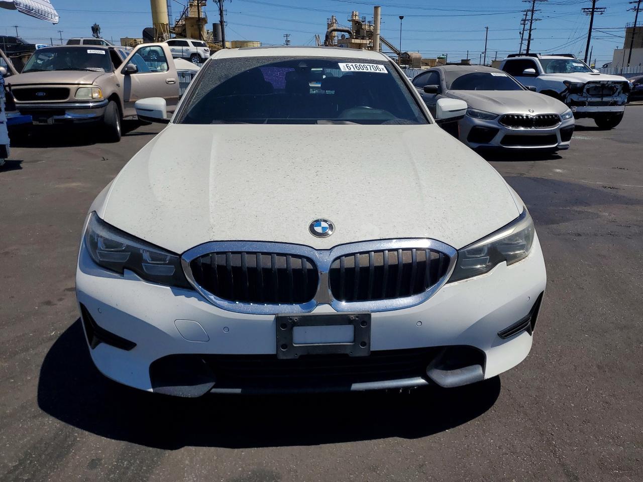 2020 BMW 330I - zdjęcie 5