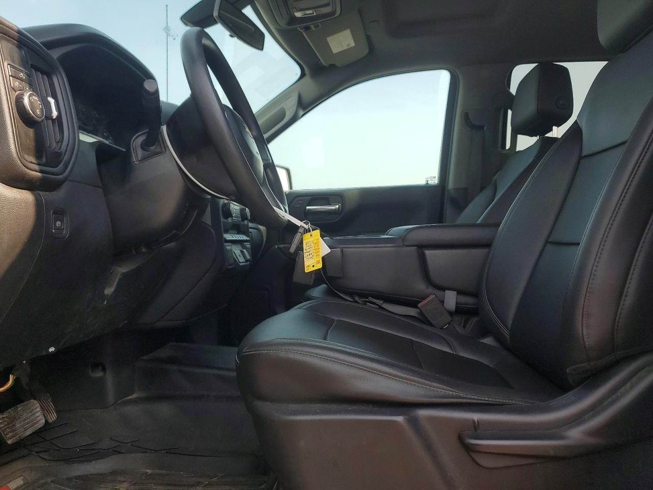 2020 Chevrolet Silverado C1500 - zdjęcie 7