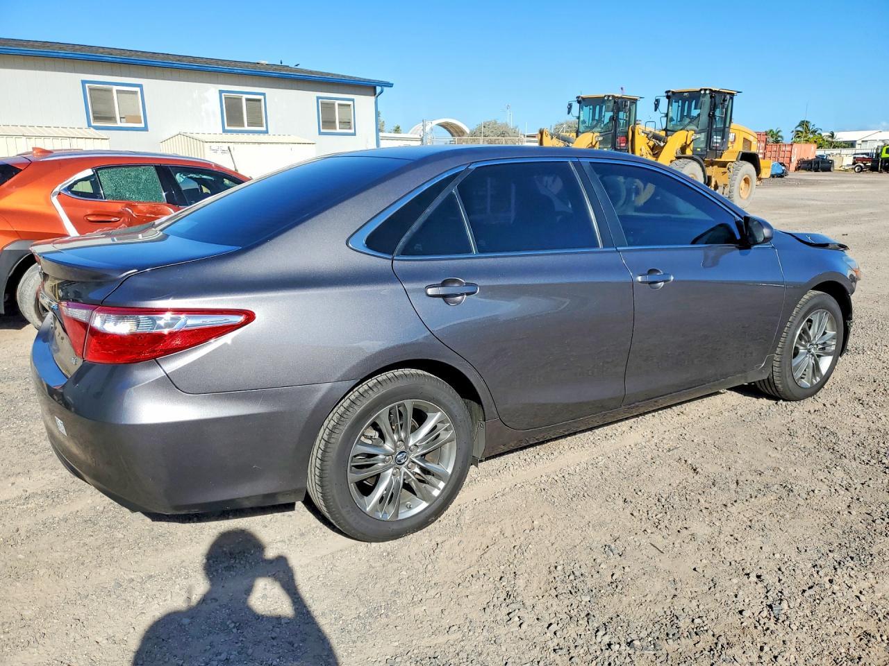 2015 Toyota Camry Le - zdjęcie 3