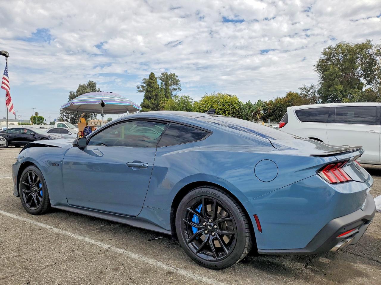 2024 Ford Mustang Gt - zdjęcie 2