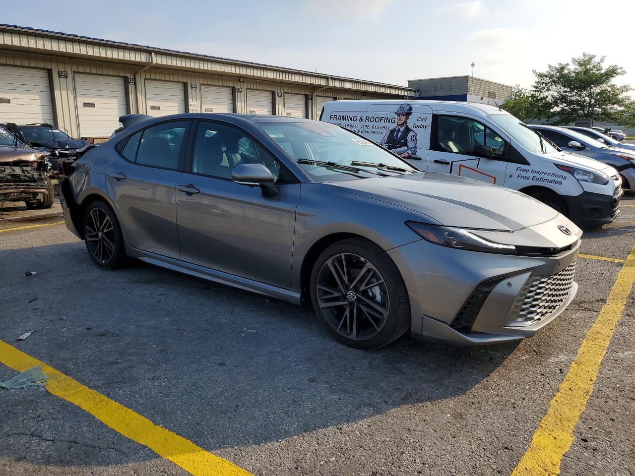 2026 Toyota Camry Xse - zdjęcie 4